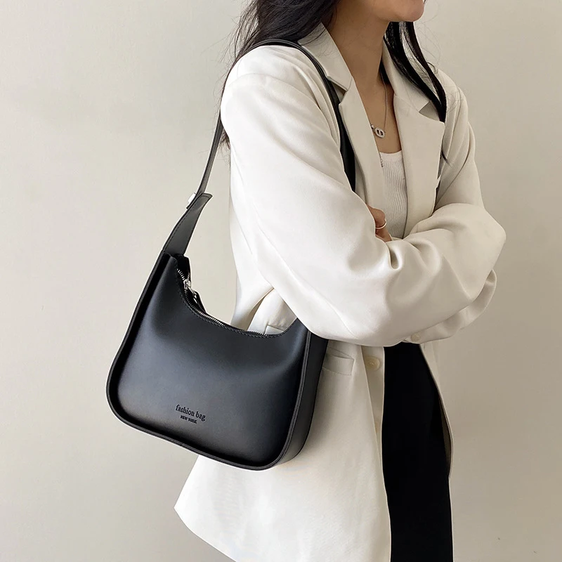 Small Belt Buckle Design Shoulder Bags for Women 2024 New Fashion Trend Designer Crossbody Bag Underarm Bag Handbags Brown