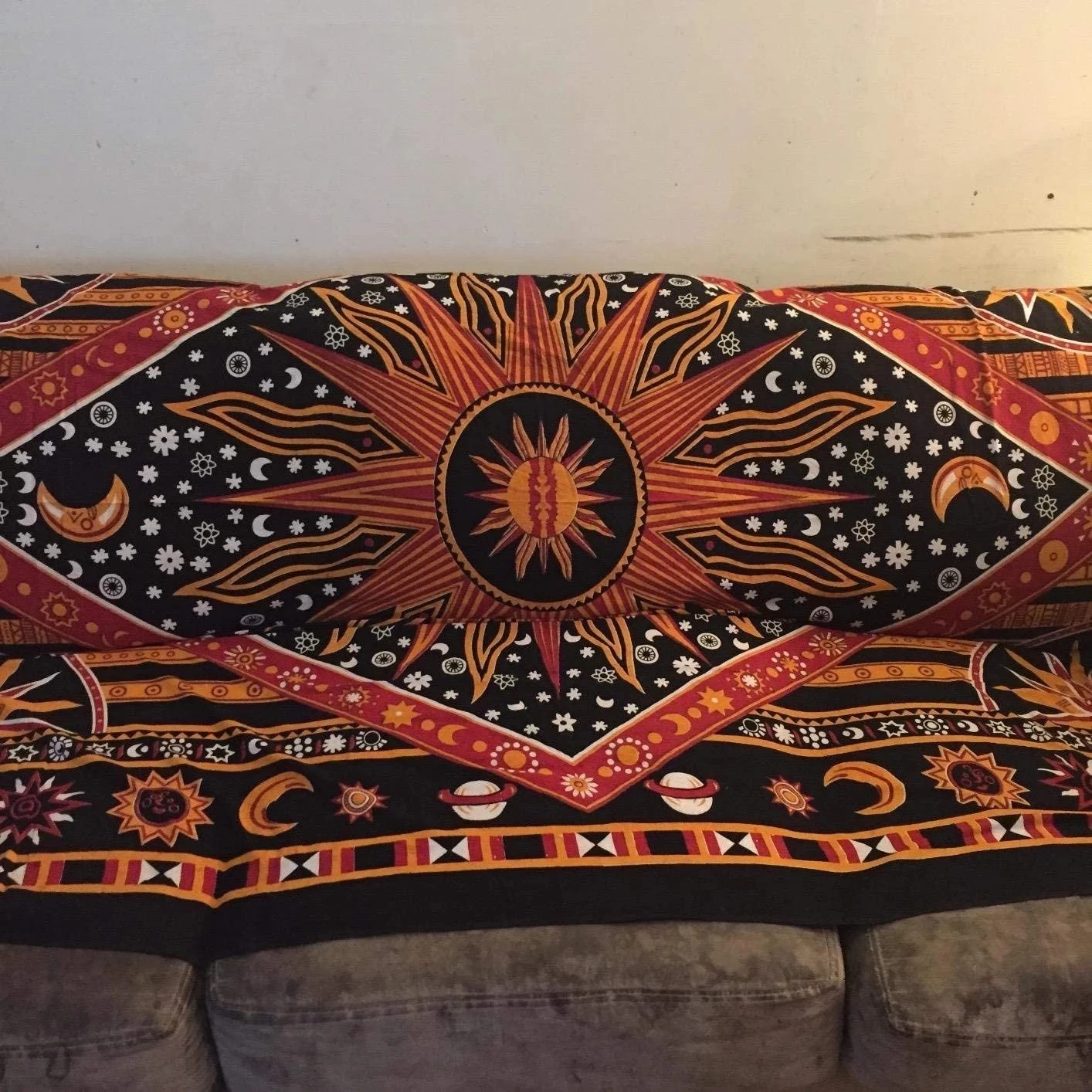 Hippie Mandala sun and moon man-made poster tapestry wall hanging-India gold burning sun star psychedelic pop mysterious beach tapestry decorations