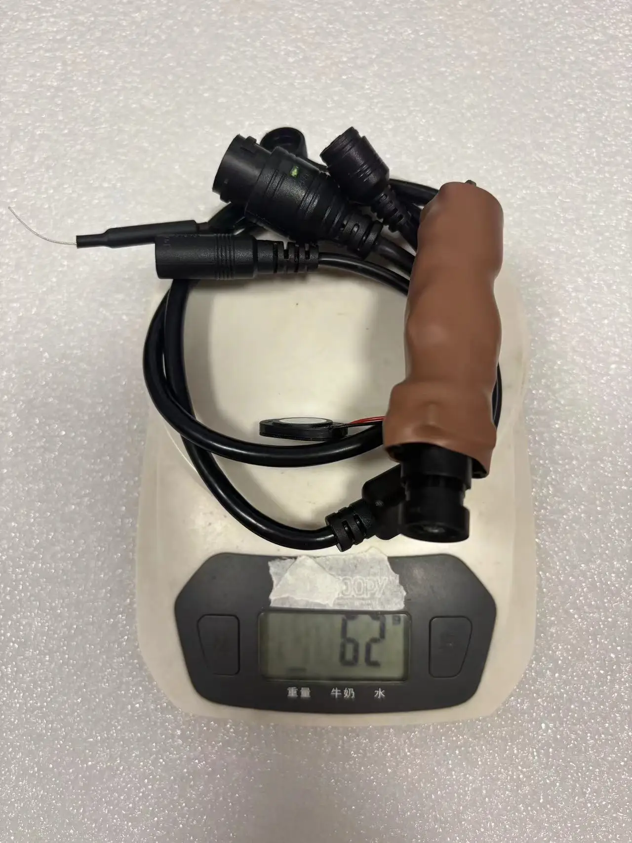 Widok okablowania i konfiguracji modułu kamery