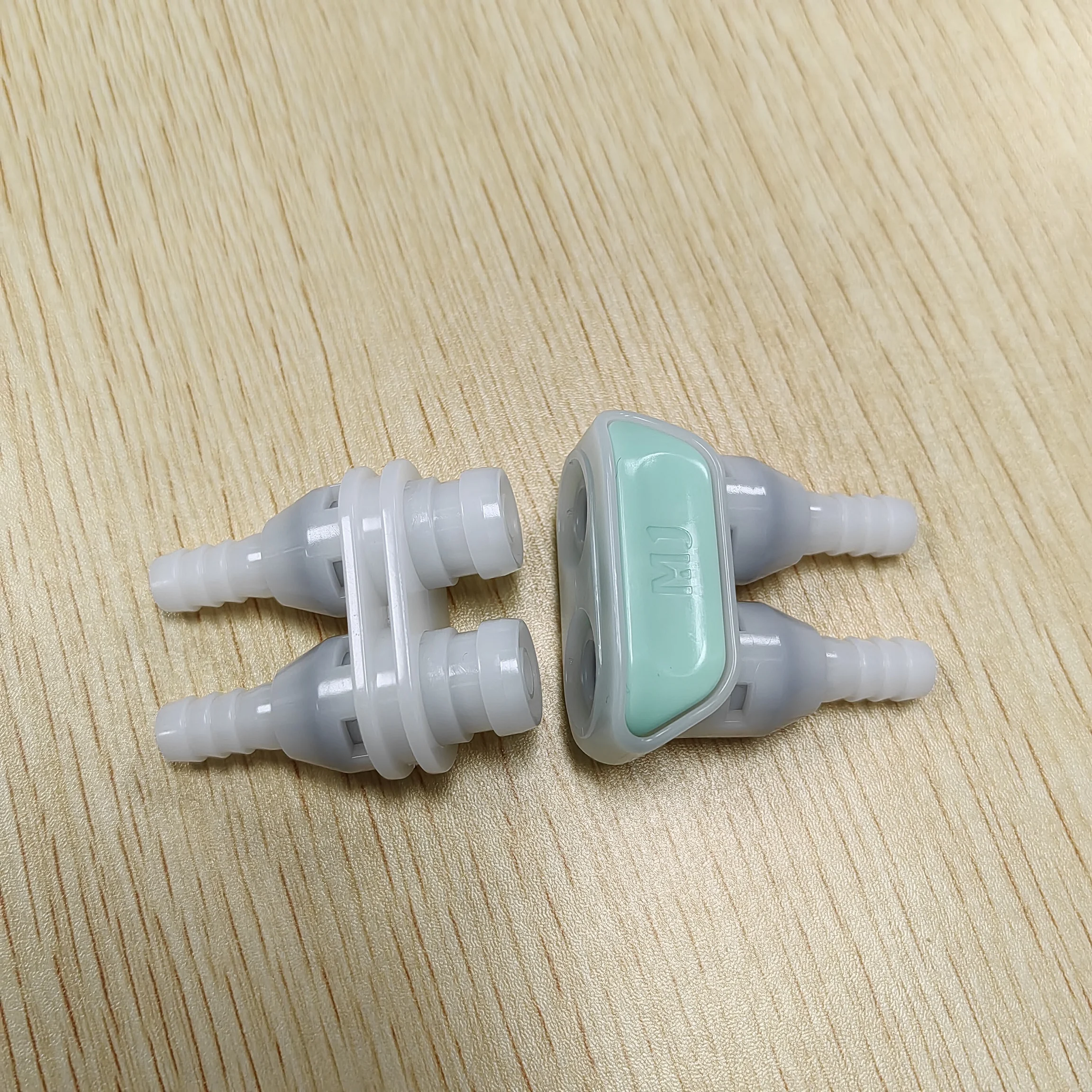 New White Cyan Double Head Female Domestic CPC Quick Connector Quickly Disconnects DPCD22004