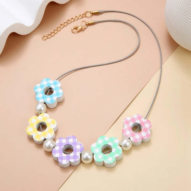 

Handmade Retro Beaded Flower Bib Necklace with Colorful Wooden Pendants for Women Vintage Jewelry