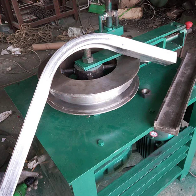 thumbnail image 1 of Máquina dobladora de tubos de acero inoxidable DWJ-76A Máquina dobladora de tubos cuadrados de acero de canal Máquina para trabajos pesados Velocidad del husillo 15 rpm, 1 of 4