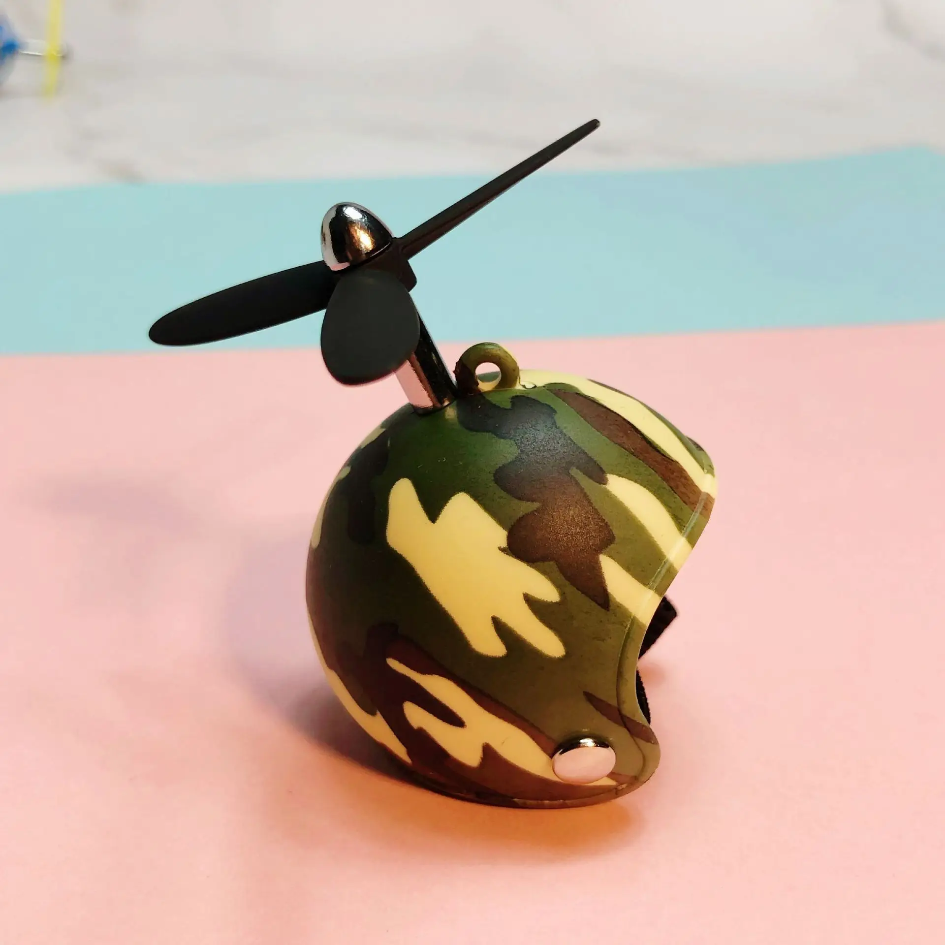 자동차 자전거 핸들 바 장식 고무 Squeeky Duckling Duckies에 대한 프로펠러와 노란색 검은 고무 오리 동물 패턴 헬멧
