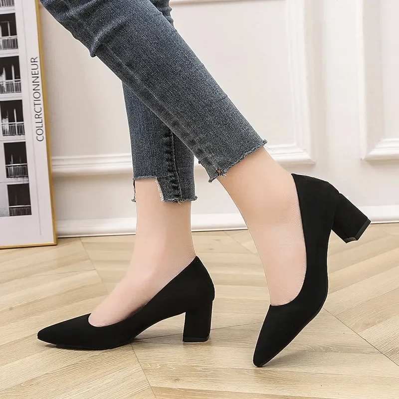 Spring and Autumn 2023 New Simple Banquet Black Women's Shoes Square Heel Sexy Temperament Versatile Single Shoes Women