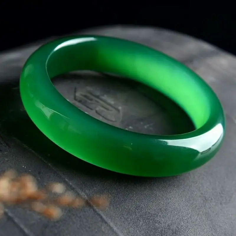 

Natural green agate bracelet female style agate jade jade bracelet jade color ice seed chalcedony bracelet engagement gift