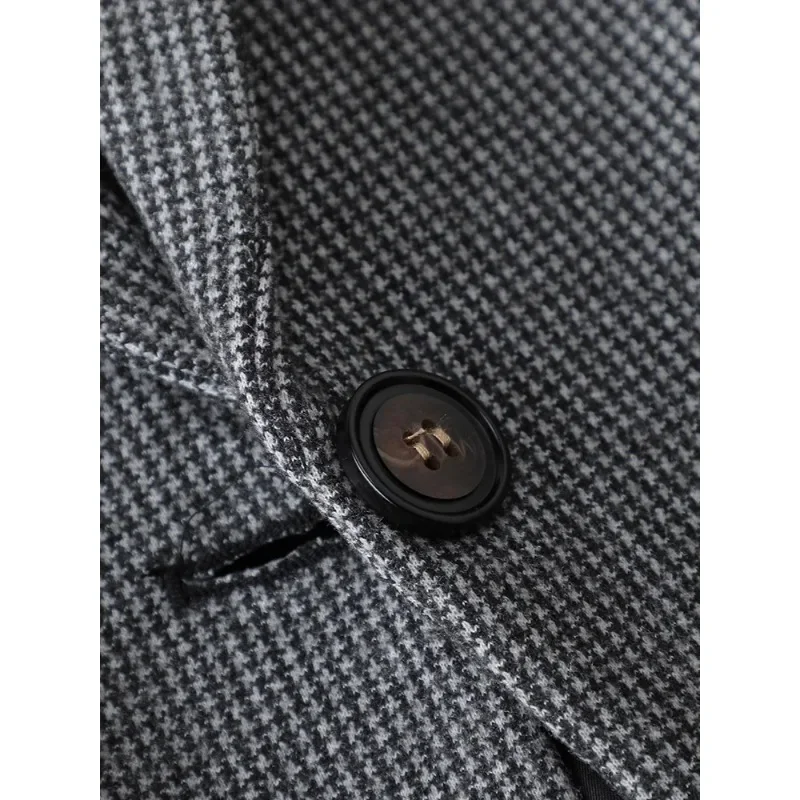 Рисунок 5 - Женский блейзер в шотландскую клетку