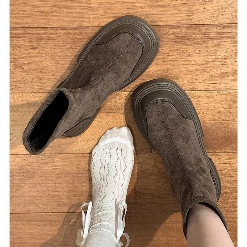 Autumn Retro Thick-Soled Women & Girls Boots Fashion Slip-On Female Soft Leather Shoes Size 35-40