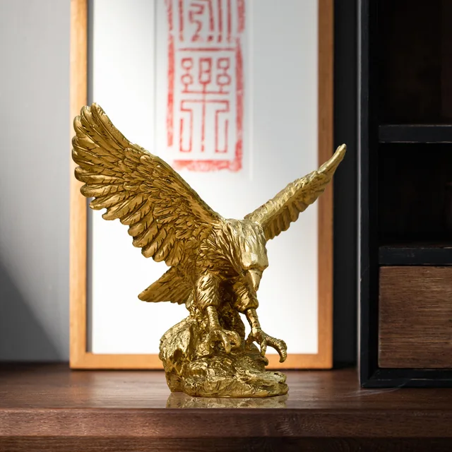 Statue d'aigle doré en résine, sculpture d'aigle doré, figurine de bureau moderne, décoration de maison 4