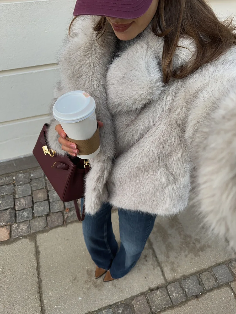Winter High Quality Fury Plush Jacket Overcoat Female Thick Warm Faux Fur Coat Women Big Lapel Loose Short Fluffy Fur Jacket