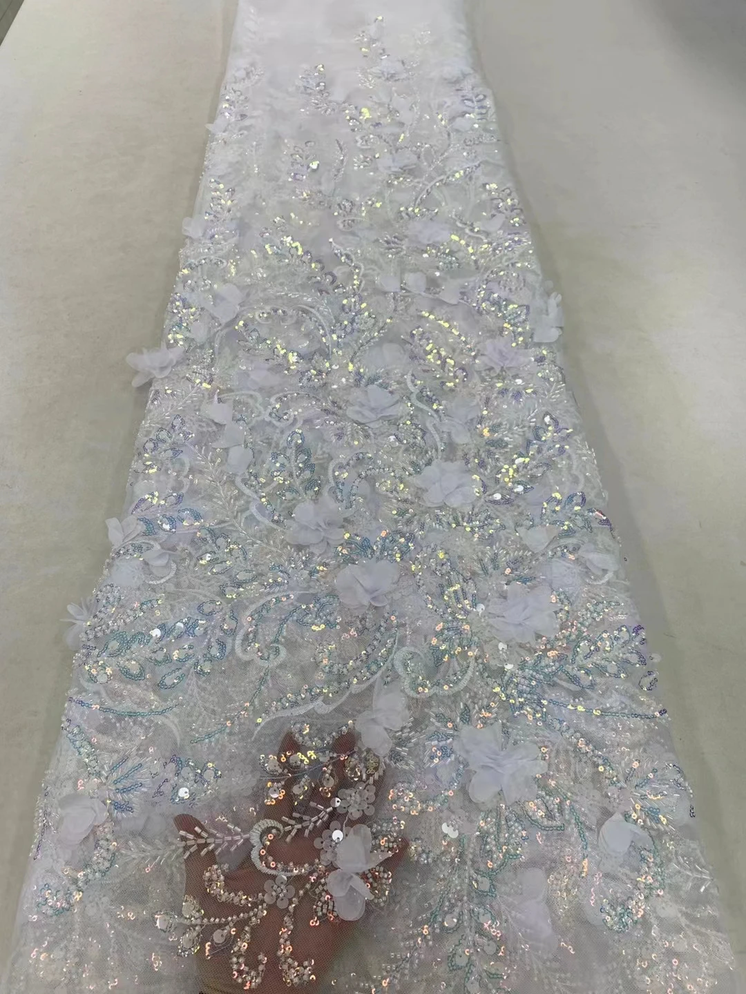 

2023 Высококачественная африканская 3D Цветочная вышивка из бисера, кружевная ткань ручной работы, французская Тюлевая кружевная ткань для свадебного платья ZX