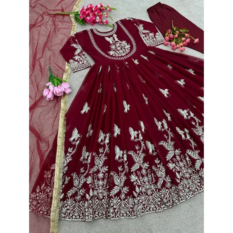 ε и  ÷ Ÿ  Ÿ Ʈ, Salwar Kameez ڼ