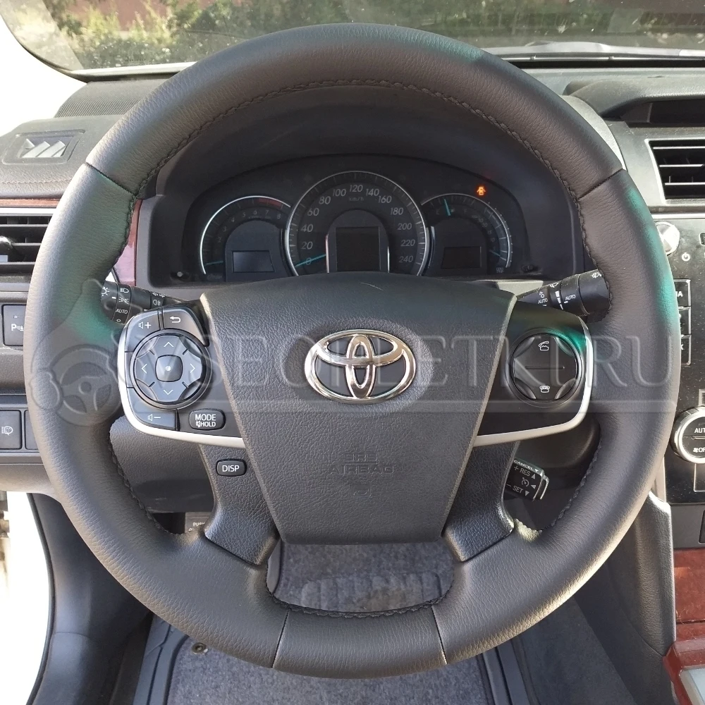 Оплетка на руль &quotToyota Camry&quot (Тойота Камри 50 кузов) для кожаного руля - черная