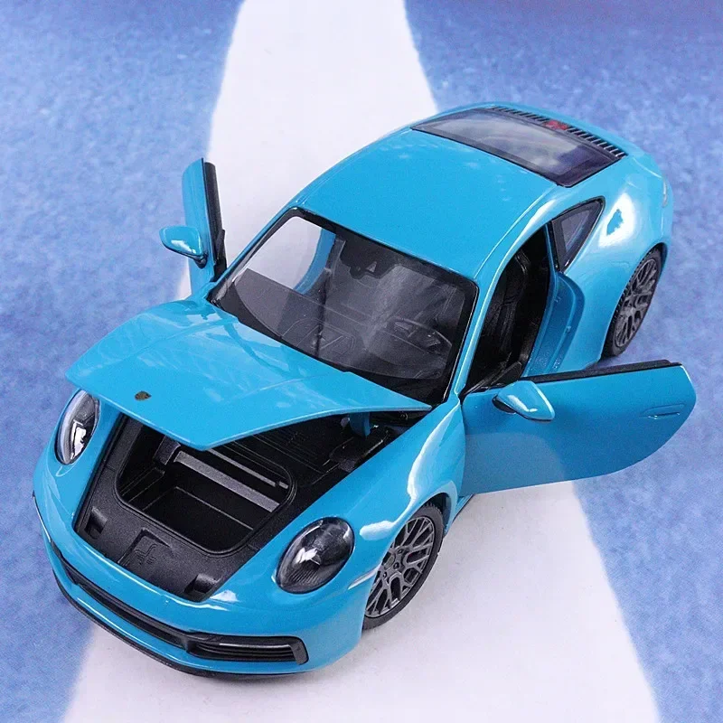 WELLY 1:24 Porsche 911 Carrera 4S Diecasts Simulator Metal