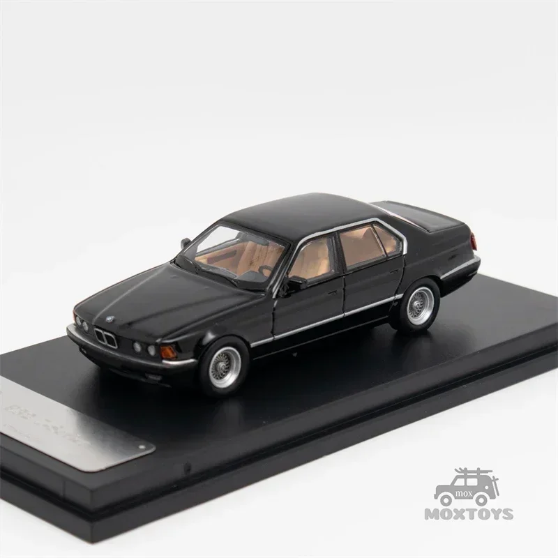 DCM 1:64 E32 7-Series Sedan limited500 Diecast Model Car