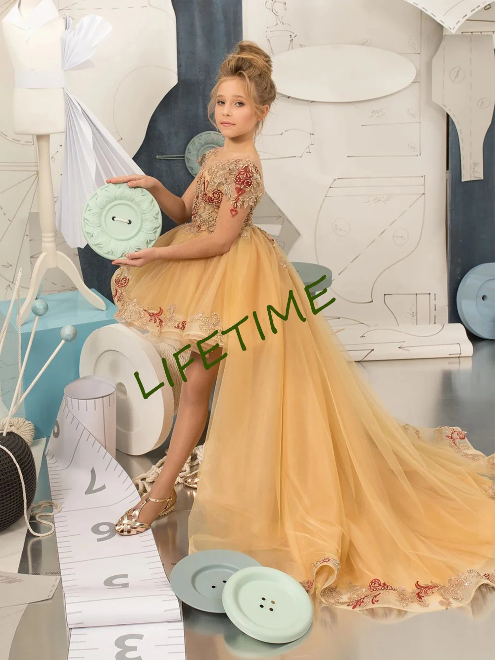 Girls Princess Pageant Dresses Beaded Appliques Flower Girl Dress With Detachable Train Illusion Sheer Evening Party GownsParty