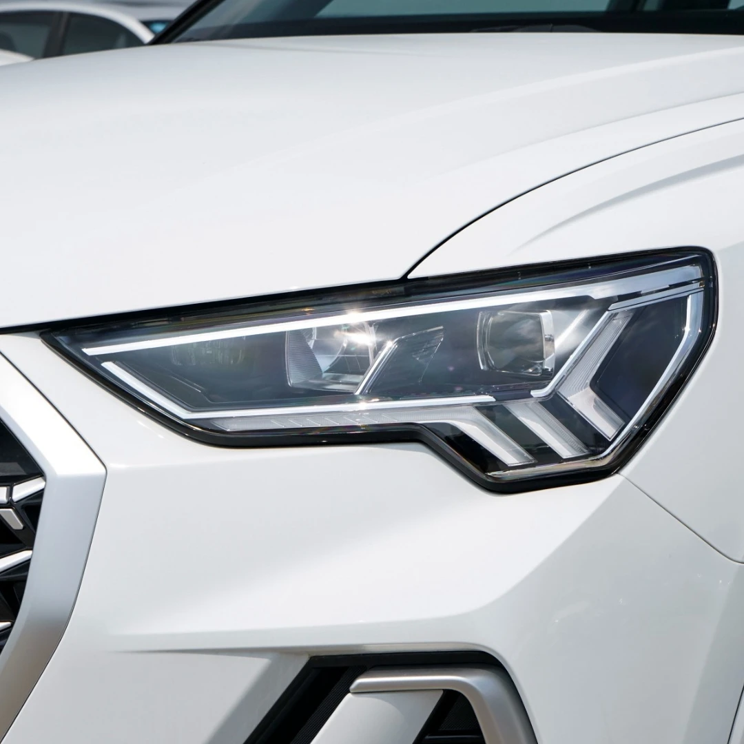 カバークラフト製 Audi Q3 F3D系 サンシェード（ホワイト） カバークラフト製 Audi Q3 F3D系 サンシェード（ホワイト） - メルカリ