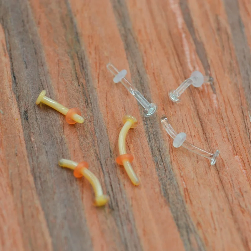 Lot50 Stück Glasmaterial Kurve NOSE RETAINERS Augenbrauen/Navel/Ohr Verstecken PIERCING CLEAR Nude STUD Body Piercing Schmuck – Detail 2
