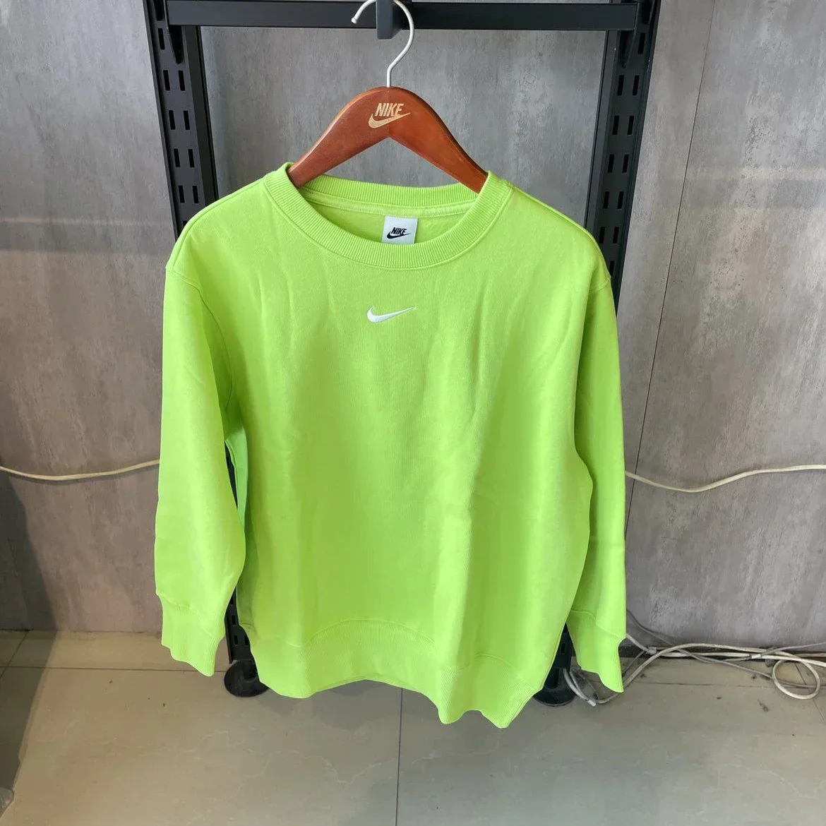 thumbnail image 1 of Sudadera Nike original de cuello redondo gris para mujer, nueva sudadera con forro polar para invierno DQ5734-063, 1 of 5