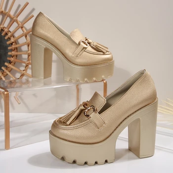 أحذية بكعب عالٍ مع فيونكات كلاسيكية أنيقة وكعب سميك 10