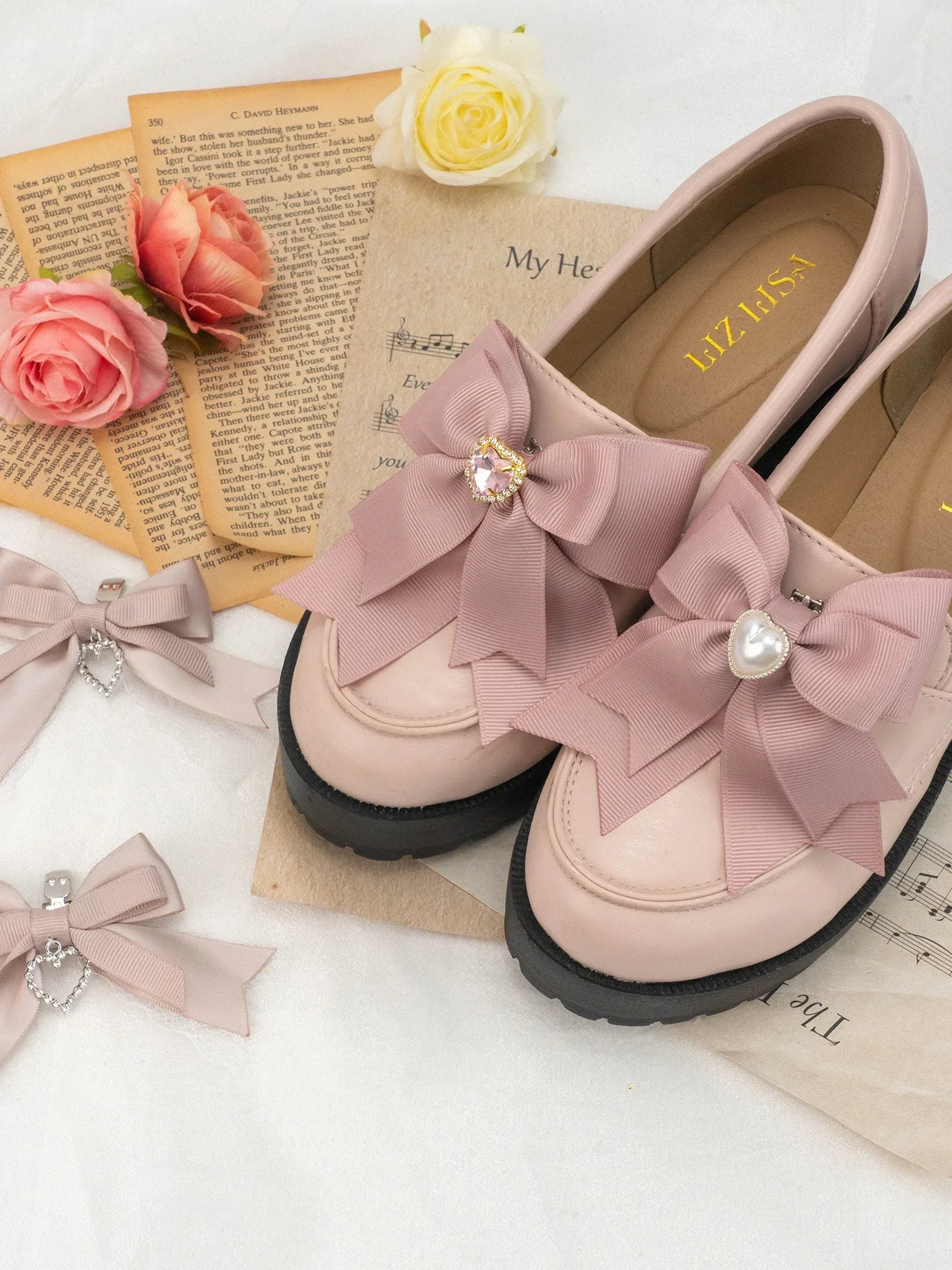 Sweet and Cute Japanese-Style Pearl Diamonds Women Shoes Decorations Fashion Beautiful High-End Elegant Bow Shoe Clips for Lady