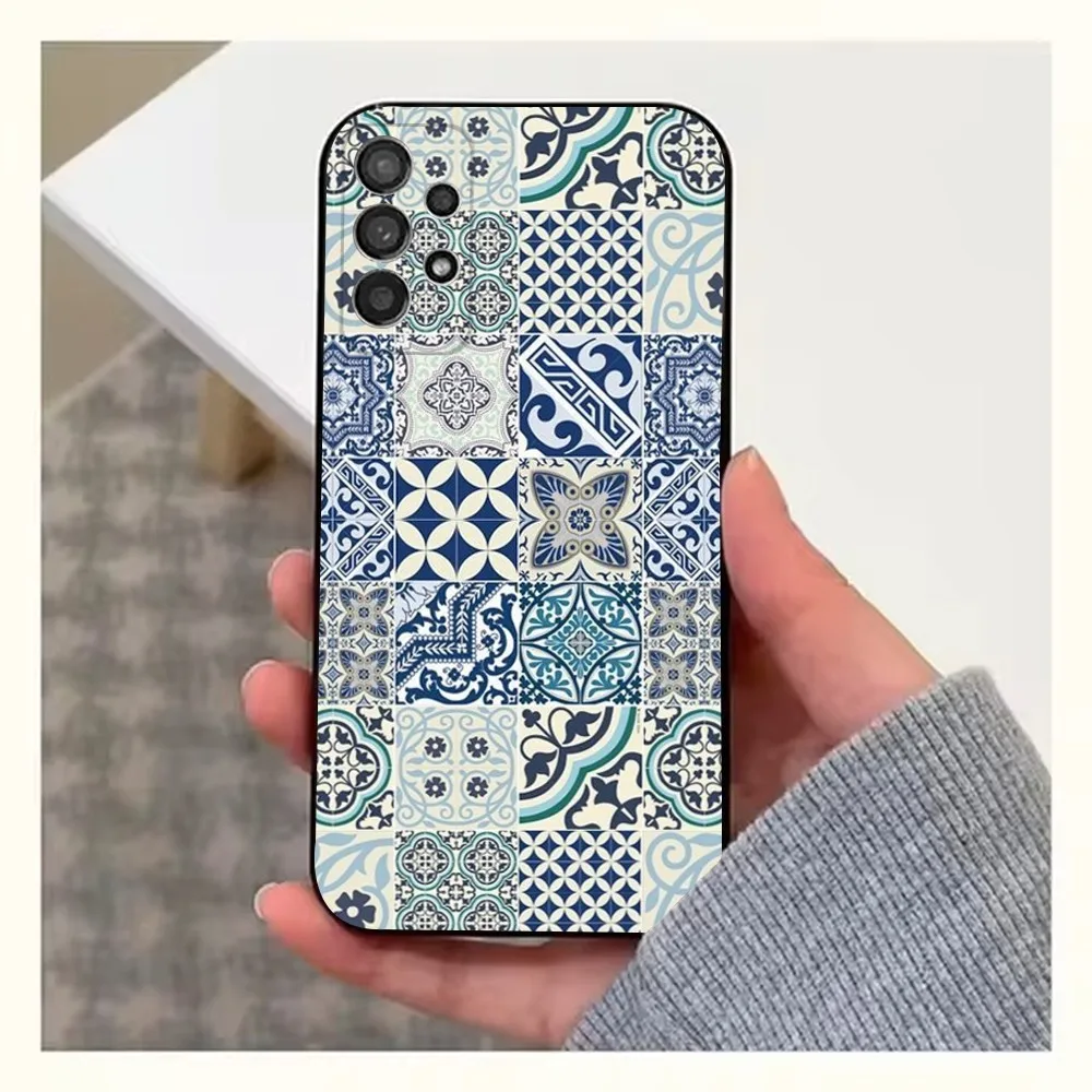 Elegant Moroccan Tile Pattern Phone Case - Soft Black Silicone Cover
