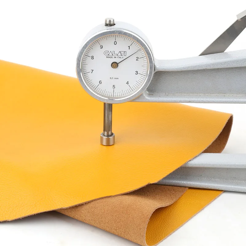 첫 번째 층 소가죽, 천연 가죽, 노란색 미세 결 작은 리치 패턴, 수제 DIY 가죽, 가죽 가방, 소파, b