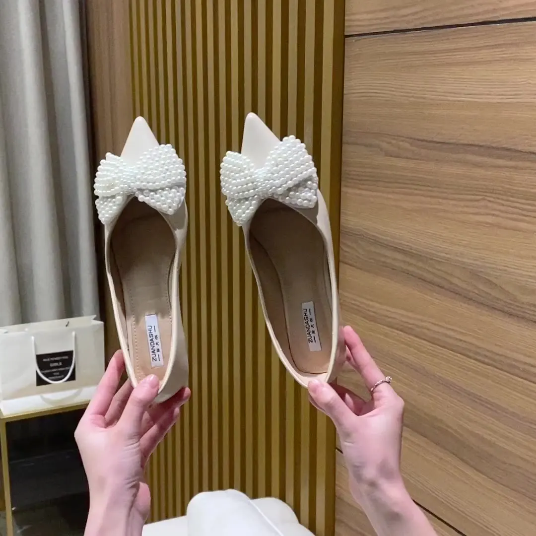 

Кроссовки женские с бантом, повседневная обувь на низком каблуке, с острым носком, украшение из жемчуга, большие размеры