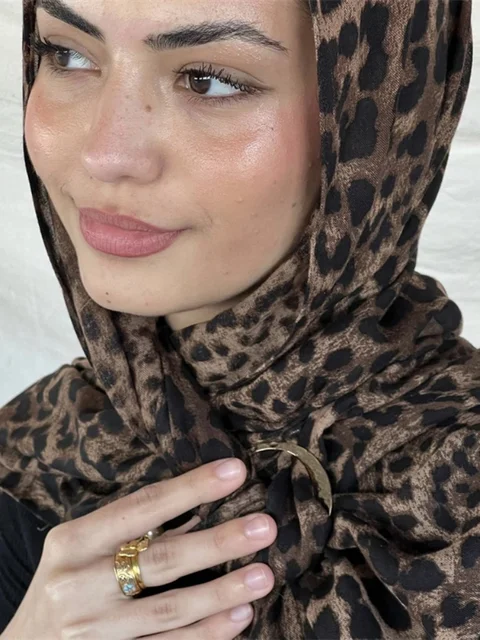 107397-29f74b.jpg 1 pièces Ramadan Hijab imprimé léopard femmes bohème aquarelle doux musulman Hijabs Floral respirant châle enveloppement écharpe foulard chaud