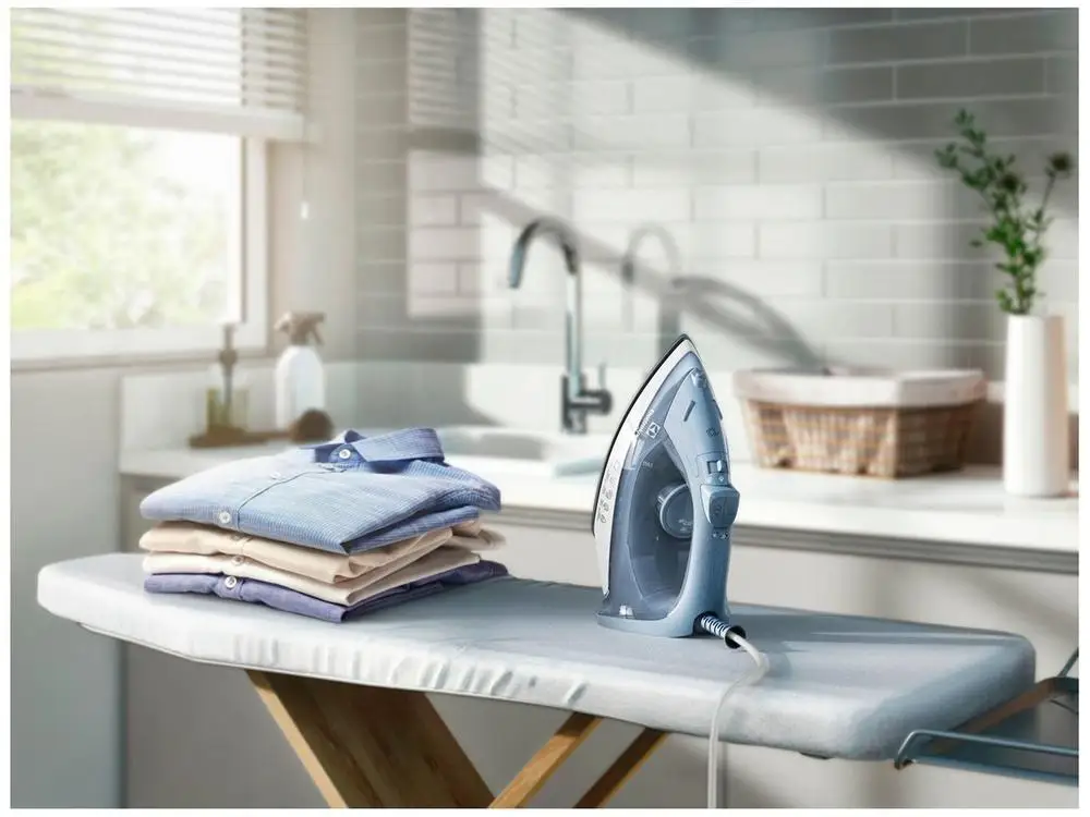 Ferro de Passar Roupa a Vapor e a Seco Electrolux - 110V 3