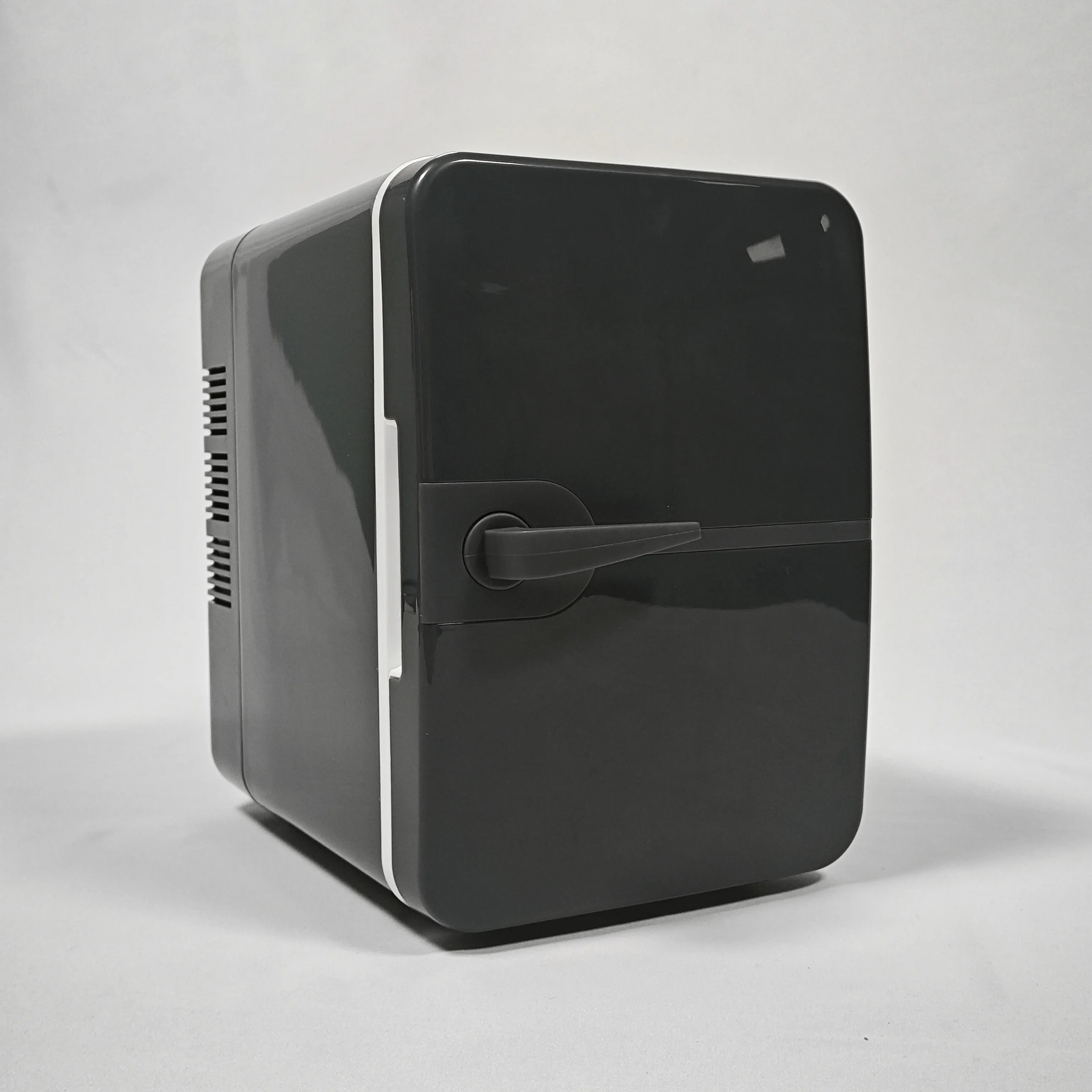 Portable Compact Mini Fridge 4L Skincare Cars Small Refrigerator Mini Fridge