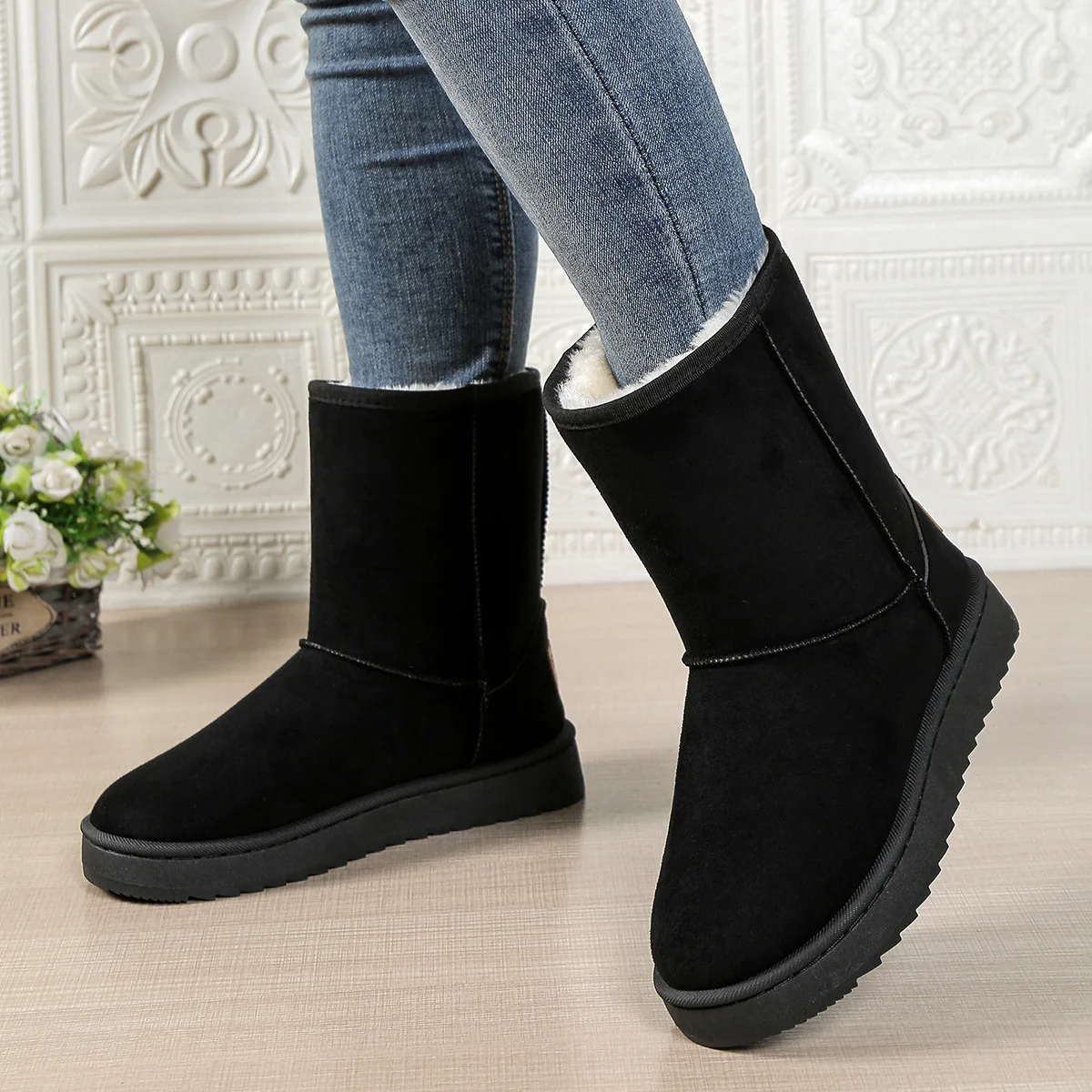 New Winter Plus Size Leisure and Comfortable Flannel Flat Bottom Warm Women's Snow Boots Joker Women's Boots in 2025