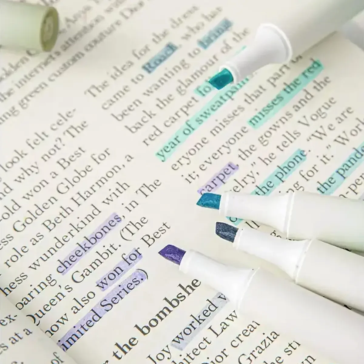 Morandi Color Gradient Highlighter Pens-Lipstick Aesthetic for Elegant Note-taking Journaling and Drawing Crafts 12pcs highlighter pen