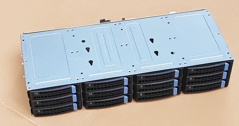 12 bay 3.5-inch 6Gb hard drive cage 12Gb storage NAS Black Qunhui CDN hot swappable SAS series chassis camera cage expansion module