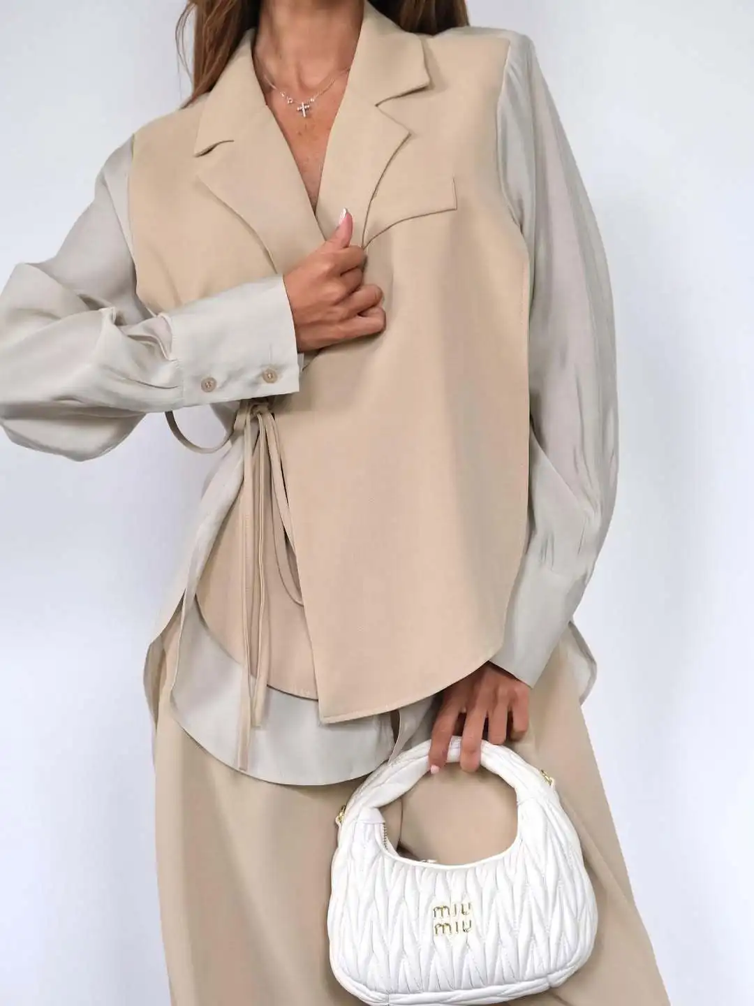 عبر الحدود المرأة الصيف 2025 نمط جديد واقية من الش...