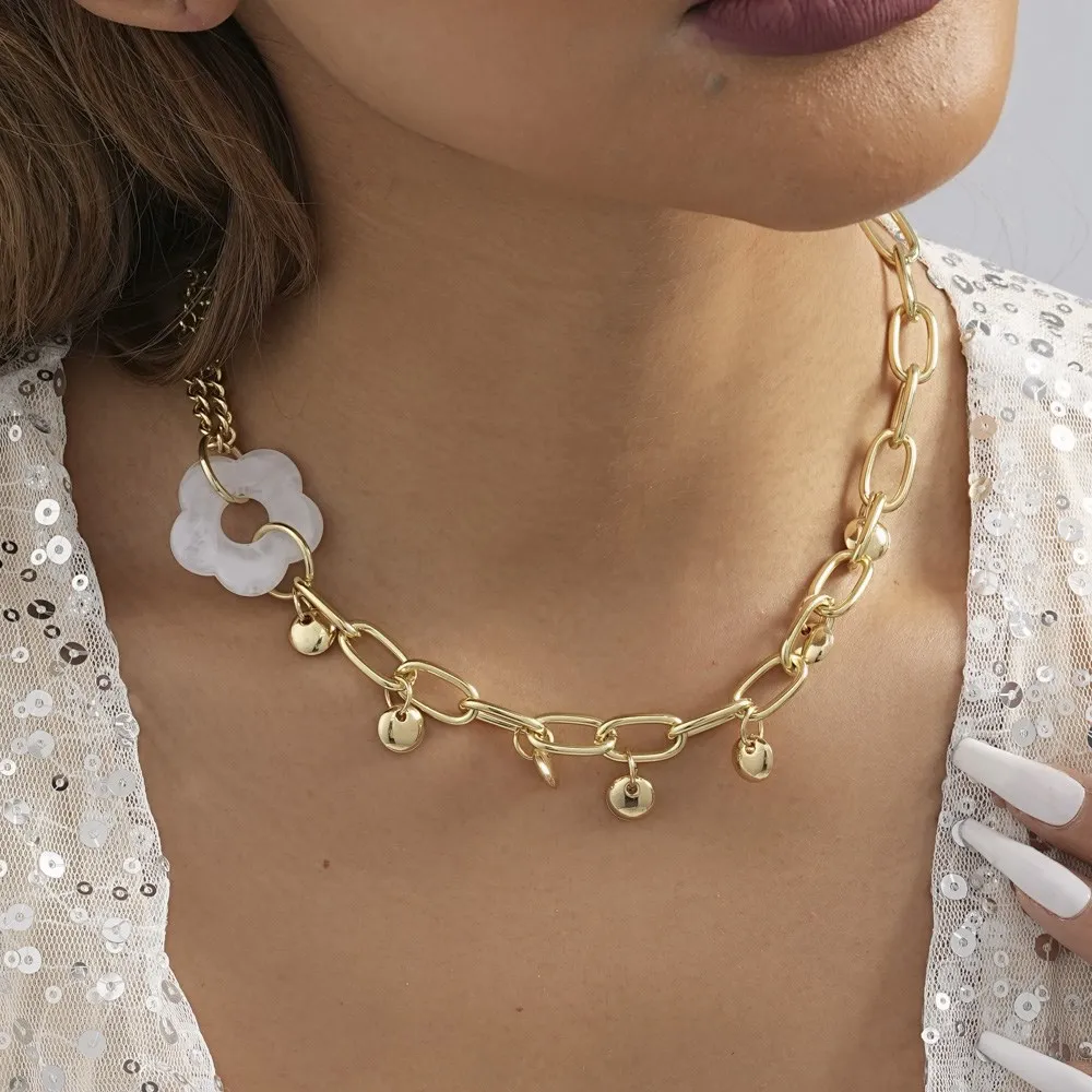 

Creative Retro Resin Flower Necklace For Women Fashionable Simple Ladies Birthday Party Gift Jewelry Wholesale Direct Sales