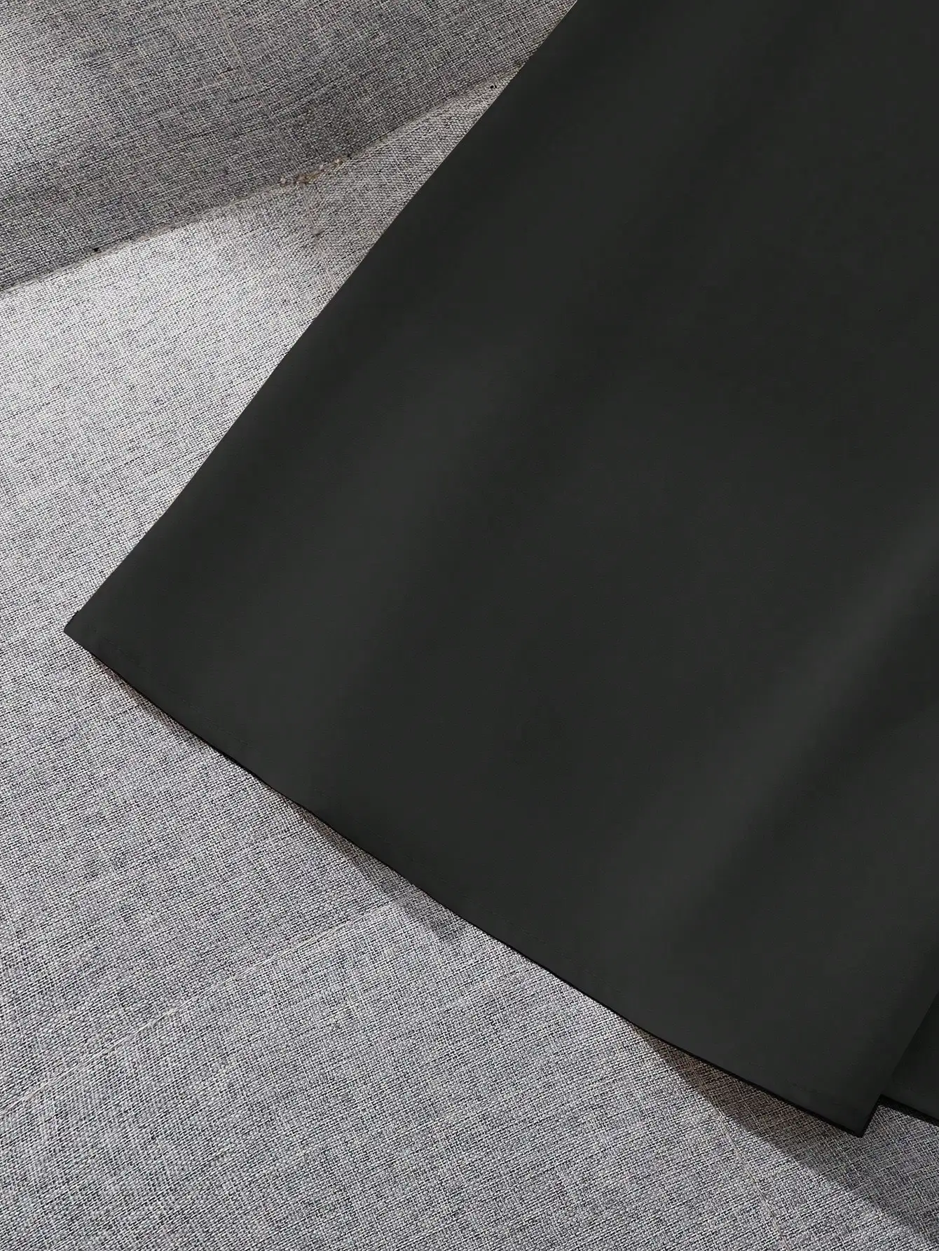 فستان نسائي أنيق بطول متوسط، مناسب للتنقل إلى العم...