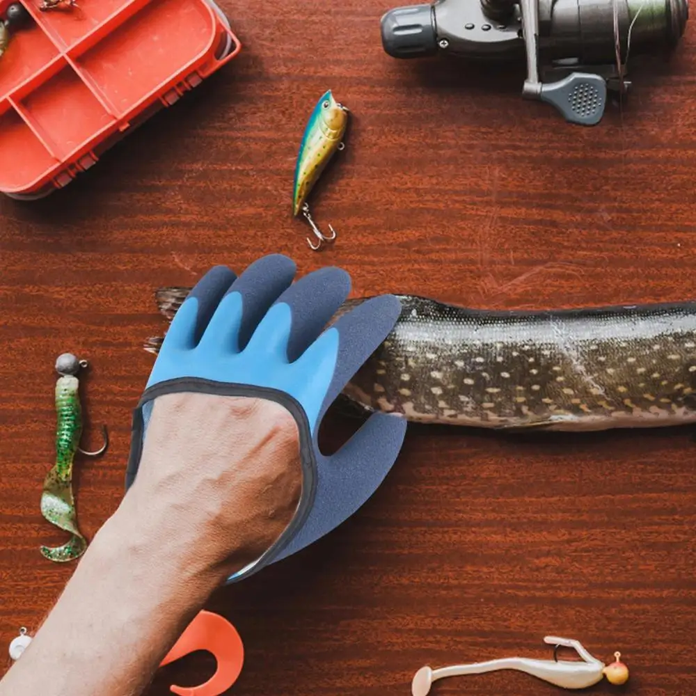 Description Picture 4 of itemFishing Catching Gloves Non-slip Fishing Gloves With Magnet Carabiner Release Hooks Waterproof Anti-stab Gloves For Winter