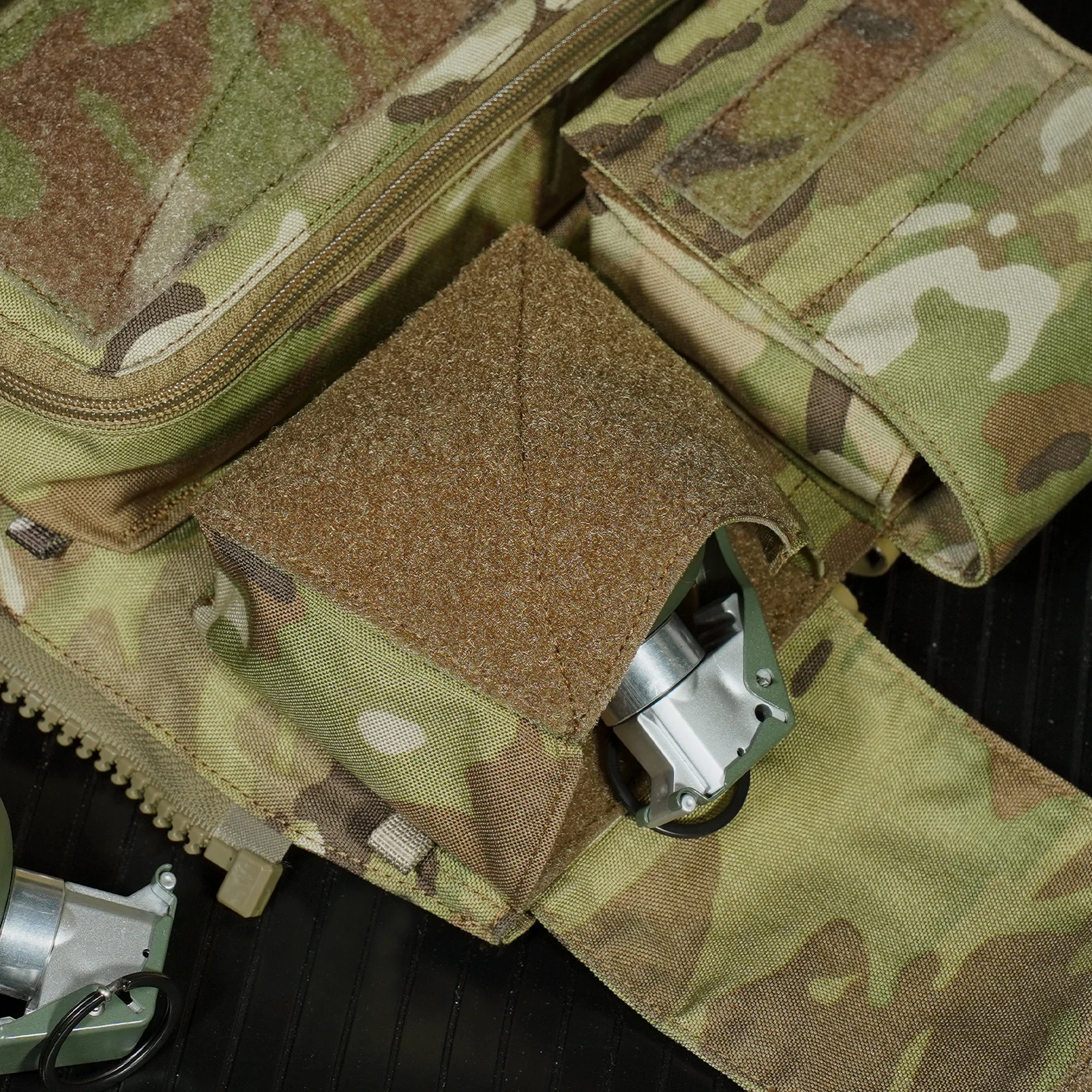KRYDEX Taktischer Molle-Rückentaschen-Modulbeutel mit Magazintasche für Plattenträger AVS JPC2.0 CPC NCPC Weste – Detail 11