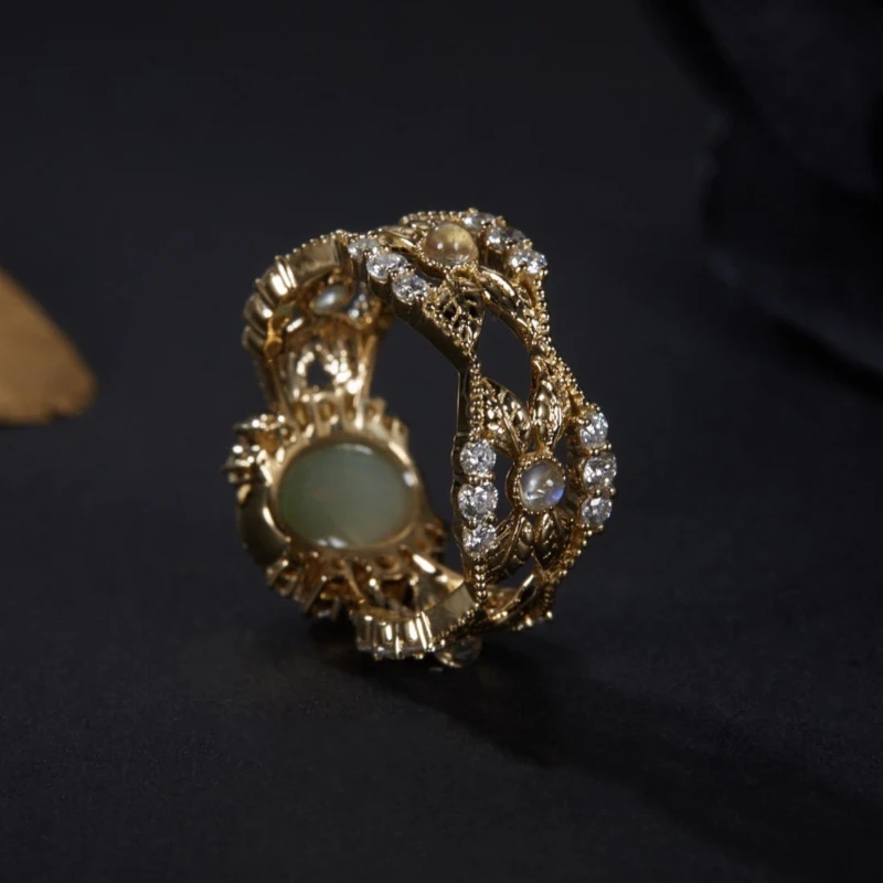 Exquisite Court Style Color Opal Inlaid Diamond Engagement Ring for Women Fashionable and High-end Hollowed Out Jewelry gift