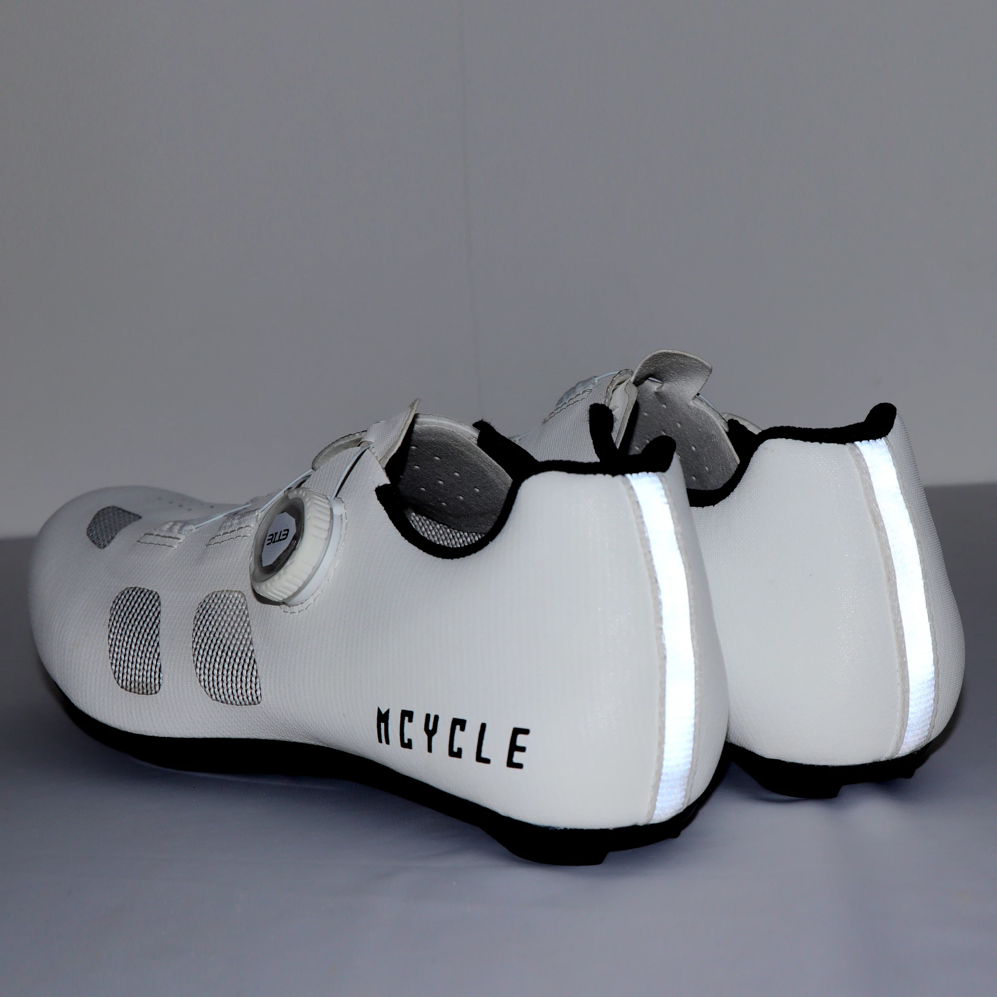 Mcycle Sport Cycling Shoes Men Professional Riding Shoes Athletic Biking Reflective Road Bike Lock