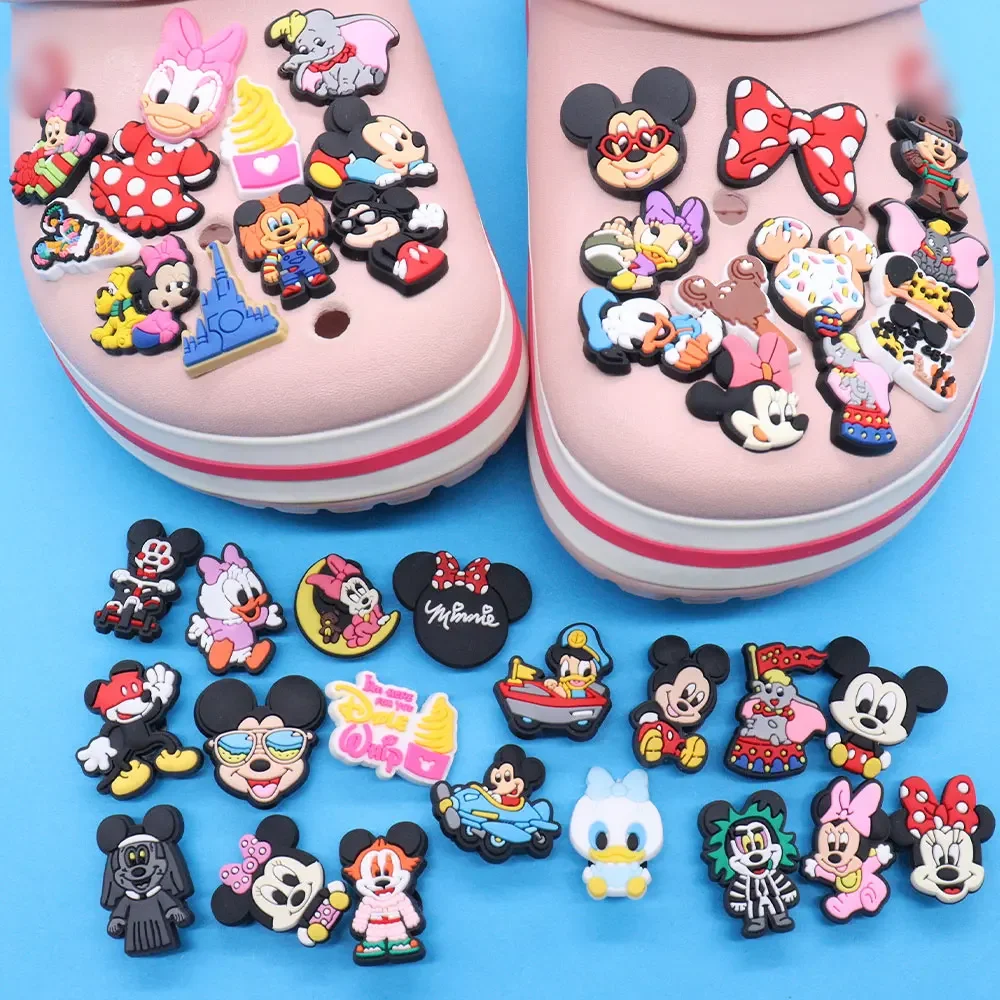 Hot Sale 1pcs Shoe Charms Disney Mickey Minnie Donald Duck Dumbo Daisy PVC Garden Shoes Buckles Decoration Fit Kids X-max Gift