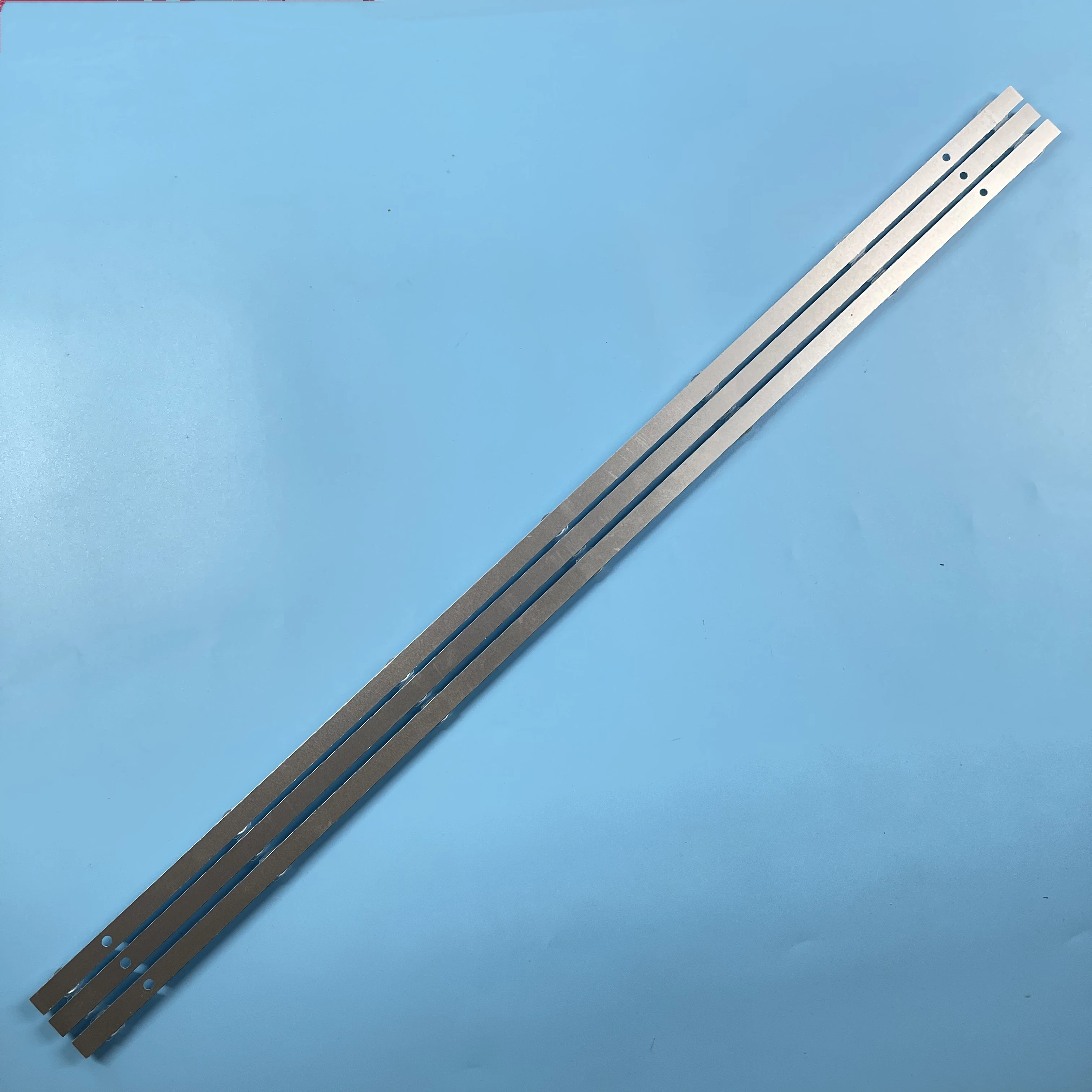 LED Backlight Strip for SVH425A05 43A6101EE H43BE7000 H43B7100 H43B7100UK HL 43J802 HD425V1U51-TOL1 JL.D42571330-003FS-M-V01