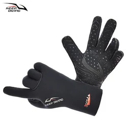 UltraFlex Neoprene Winter Swim Gloves - Unisex Warmth for Surfing, Spearfishing, and Diving (Black)