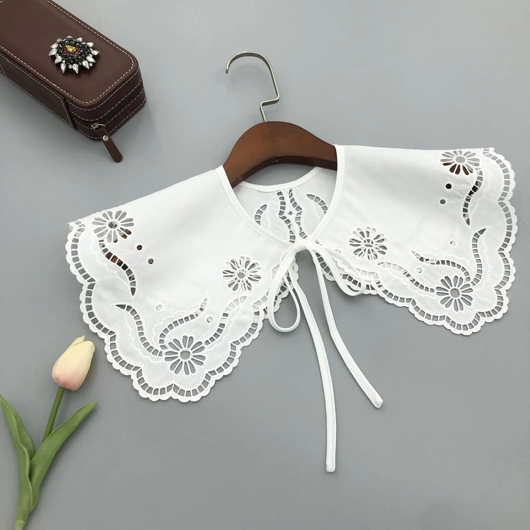 

Women Embroidery Fake Collar Shawl Girls Big Lapel Bowknots Removable Shirt Collar Neckwear Decoration Blouse Shirt Fuax Cols