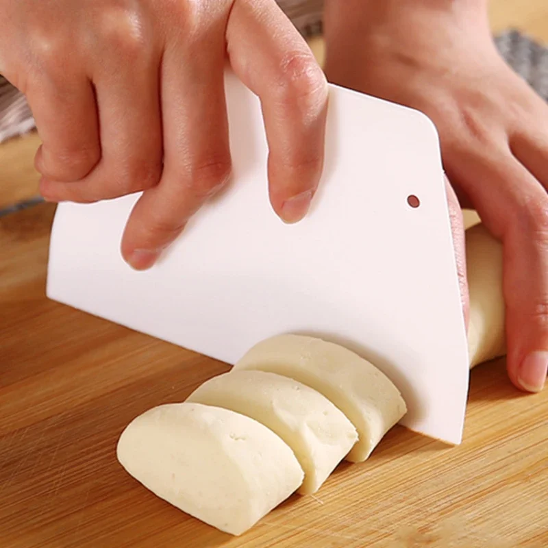 1Pc 유용한 곡선 크림 주걱 DIY 과자 커터 퐁당 반죽 스크레이퍼 케이크 커터 과자 주방 Bakeware 베이킹 과자 도구