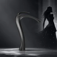 Chrome ทองเหลืองหรูหราห้องน้ํา Vanity ก๊อกน้ําโมเดิร์นดาดฟ้าติดตั้งอ่างล้างหน้าพร้อม Anti-Leak วาล์วเซรามิคร้อน/เย็นควบคุม 3