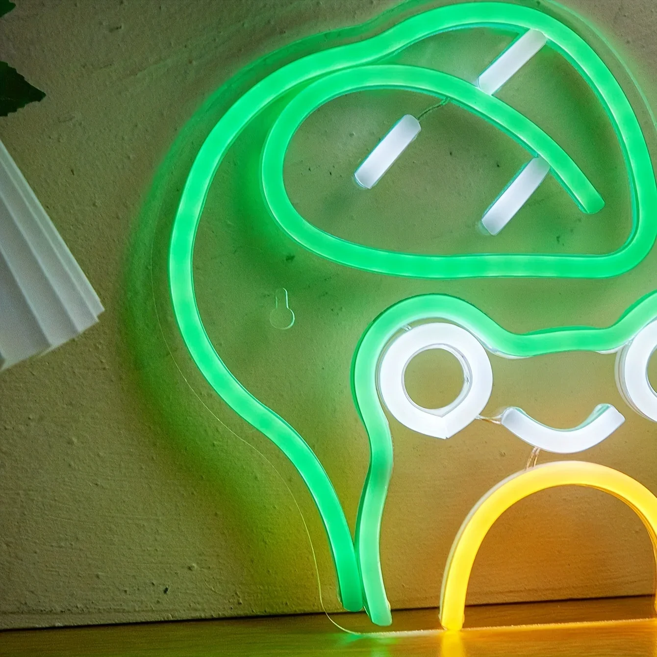 أوراق الشجر والضفدع الأخضر