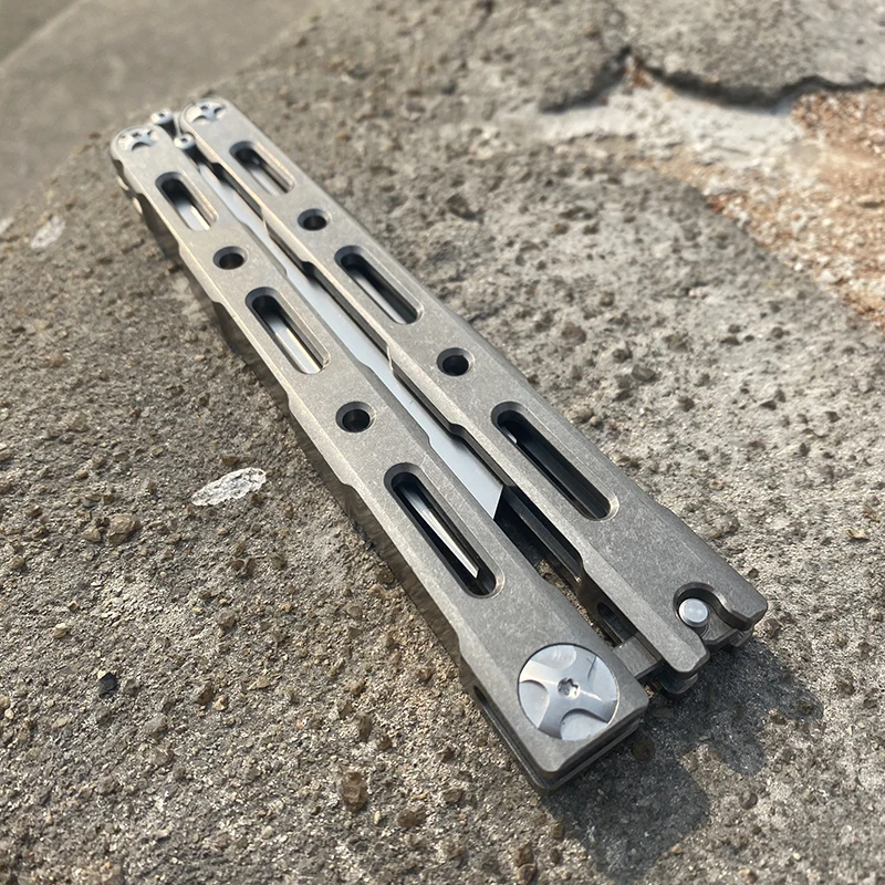 Benchmade Logo Balisong benchmade-logo-balisong