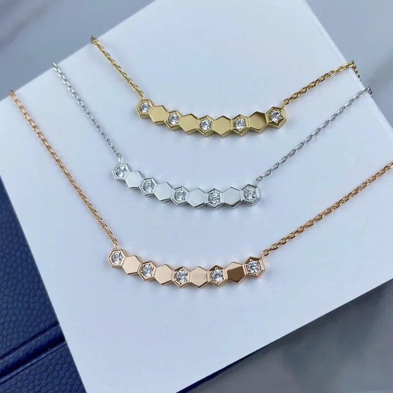 

ZY Classic 925 Sterling Silver Diamond Honeycomb Smiling Pendant Women's Necklace Fashion Brand Banquet Elegant Luxury Jewelry