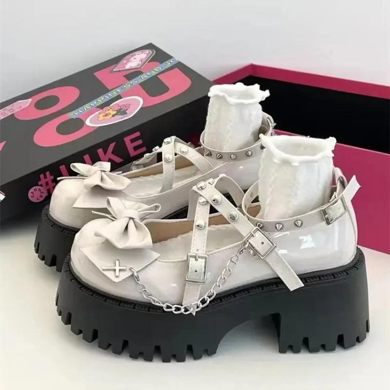 Lolita Shoes Sweet Women Heels Wedges Mary Jane Shoes Metal Chain Pumps Cosplay Ladies Shoe Patent Leather Woman Uniform Shoes 2